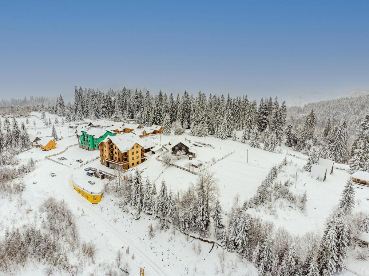 Rich Oak - Готель З Відкритим Панорамний Басейном Yablunytsya Exterior foto