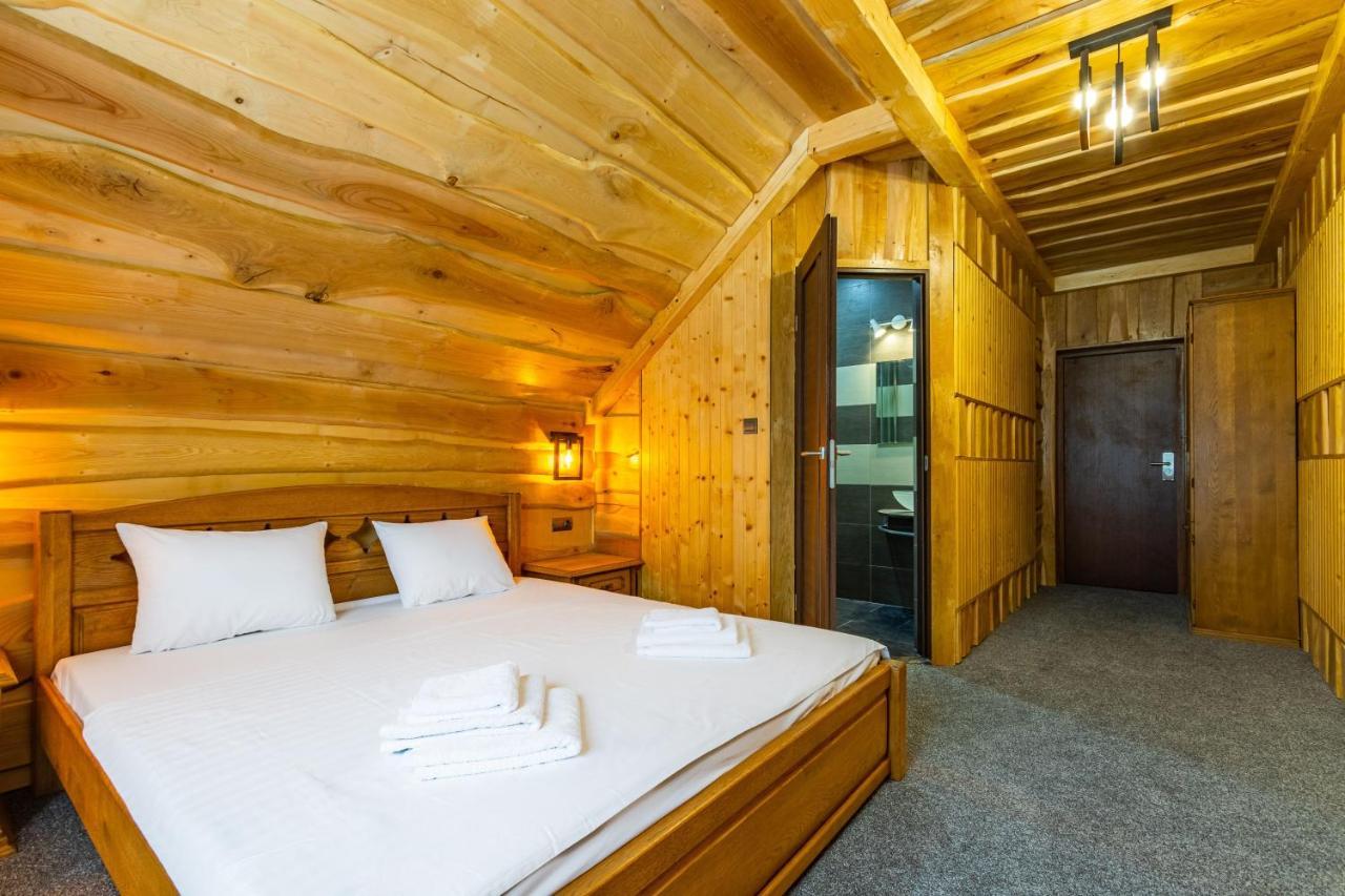 Rich Oak - Готель З Відкритим Панорамний Басейном Yablunytsya Exterior foto