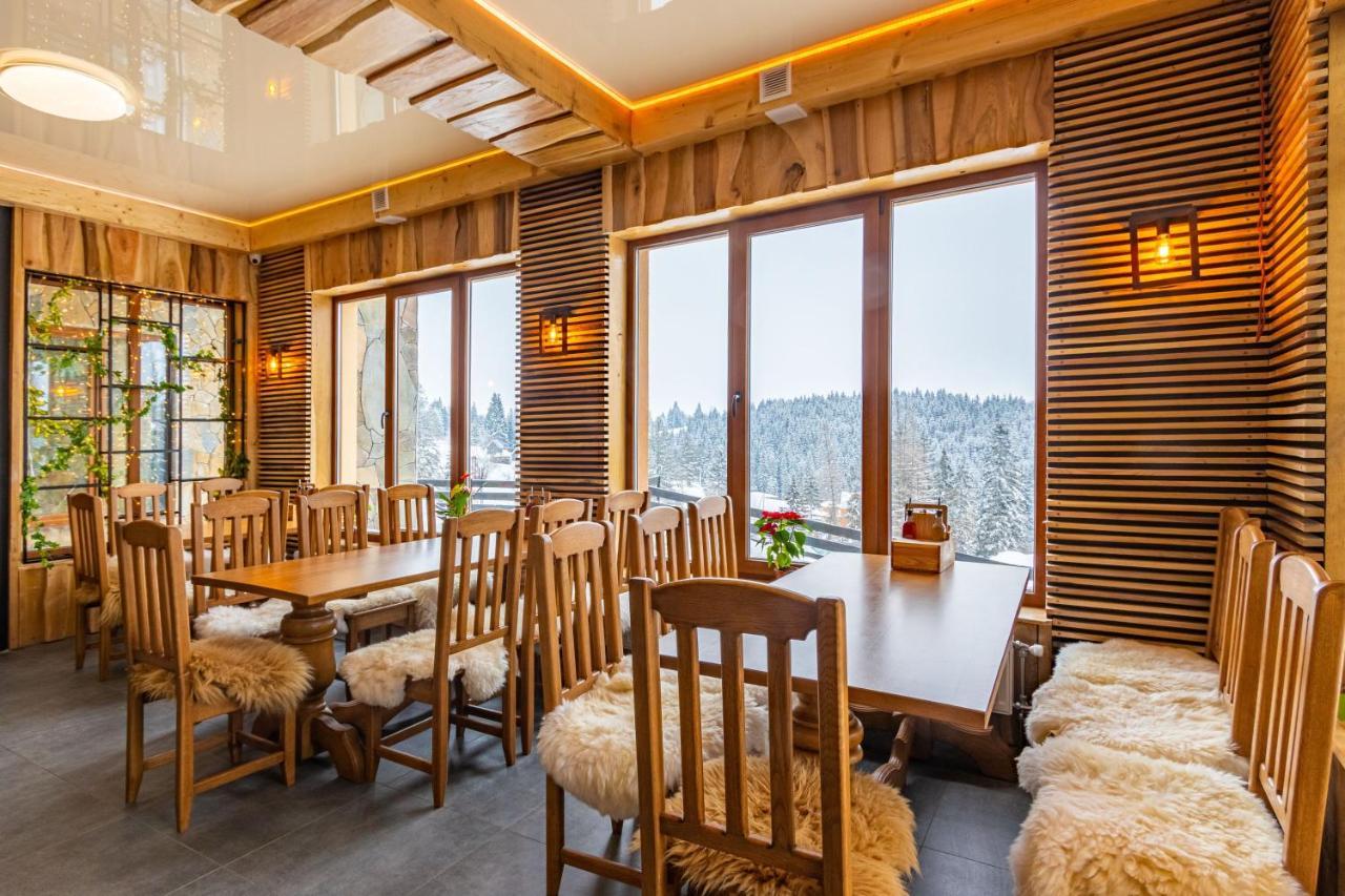 Rich Oak - Готель З Відкритим Панорамний Басейном Yablunytsya Exterior foto
