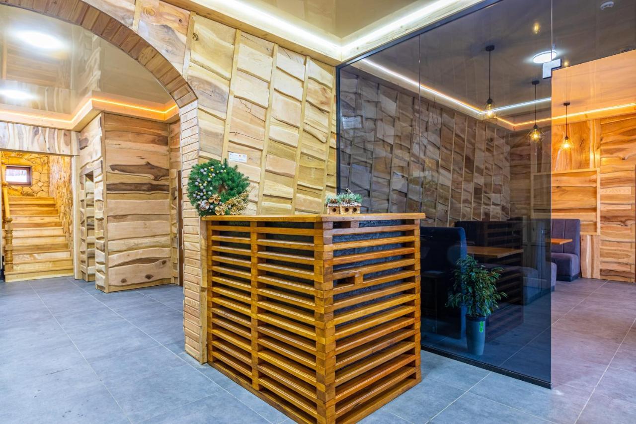 Rich Oak - Готель З Відкритим Панорамний Басейном Yablunytsya Exterior foto