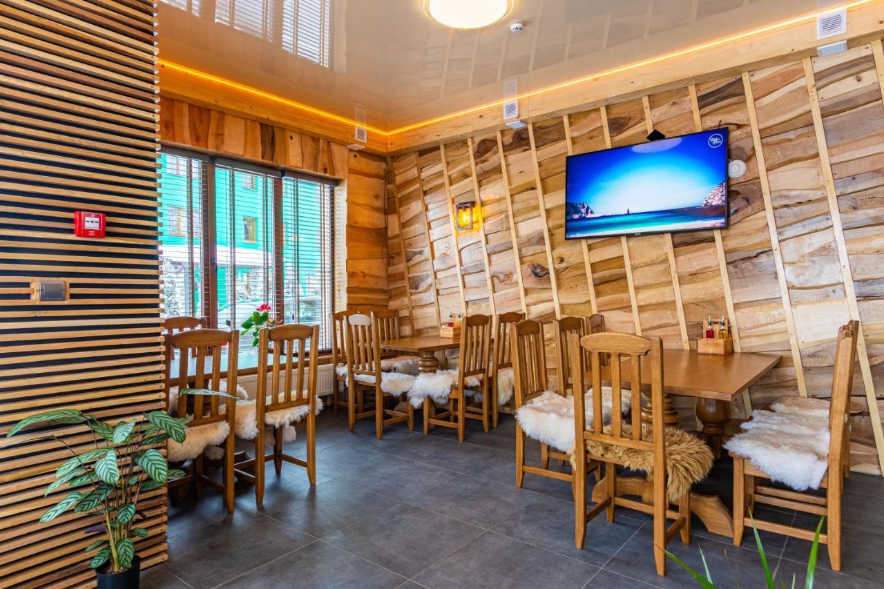Rich Oak - Готель З Відкритим Панорамний Басейном Yablunytsya Exterior foto