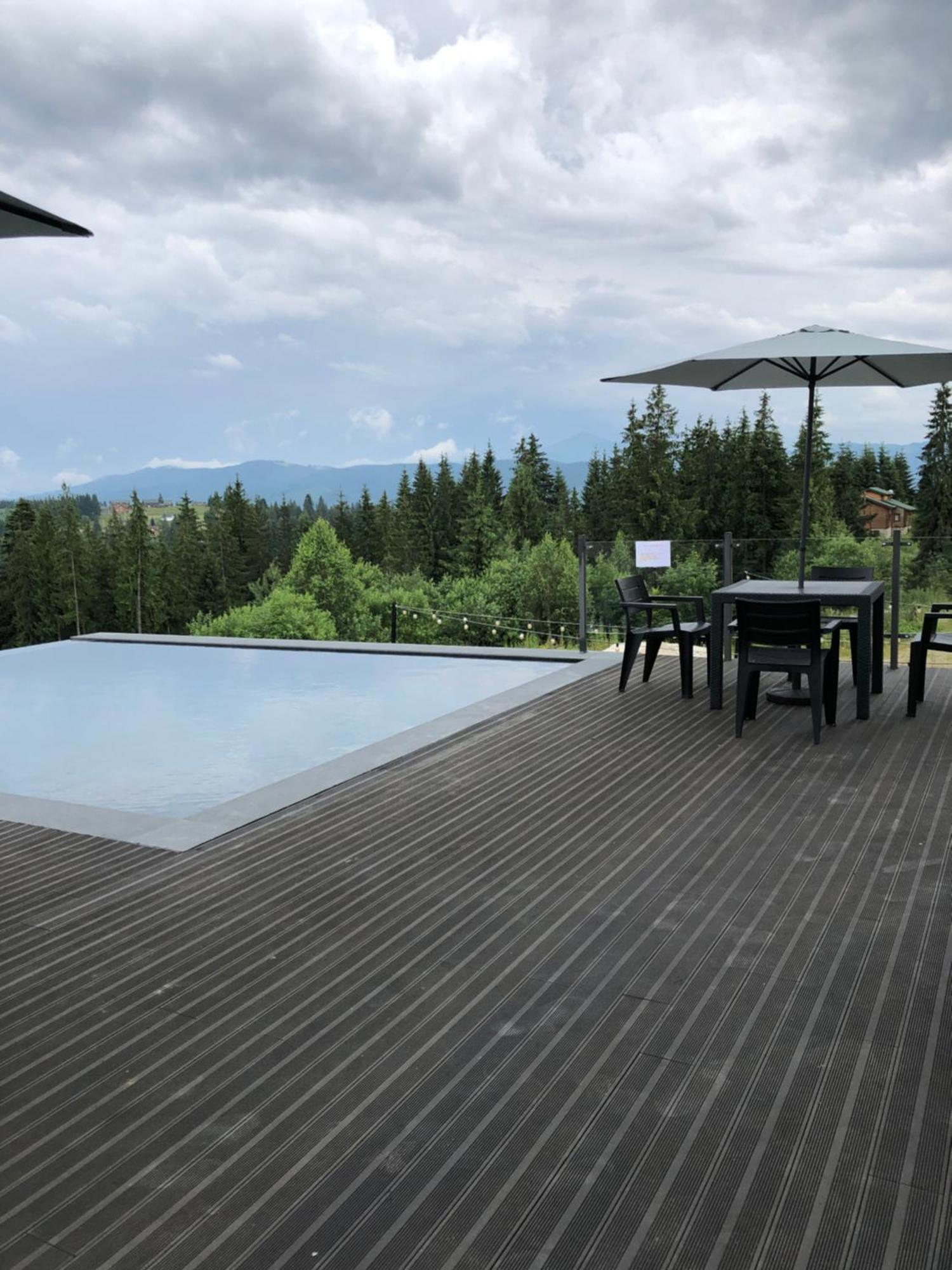 Rich Oak - Готель З Відкритим Панорамний Басейном Yablunytsya Exterior foto