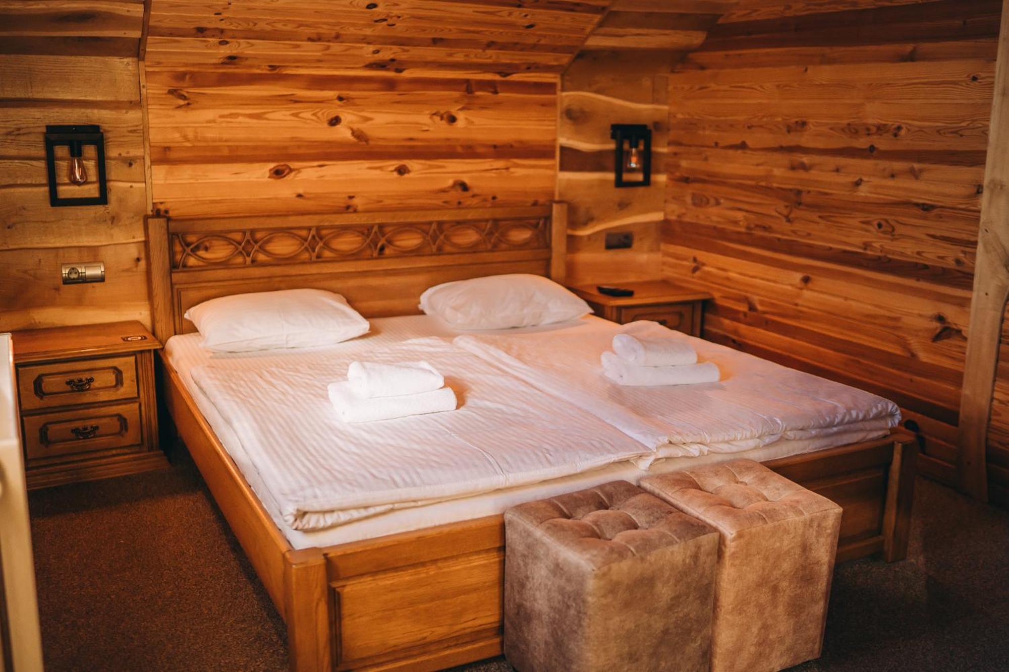 Rich Oak - Готель З Відкритим Панорамний Басейном Yablunytsya Exterior foto