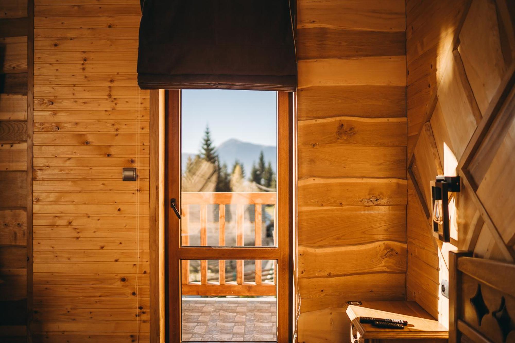 Rich Oak - Готель З Відкритим Панорамний Басейном Yablunytsya Exterior foto